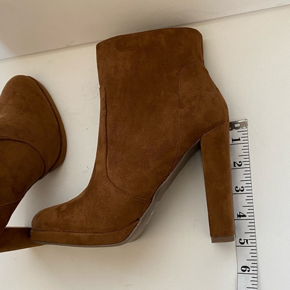 Suede cognac heel ankle fall women’s booties NWOT - Picture 8 of 10